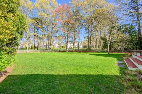 Exterior - 131 Dunrobin Rd, Mashpee, MA 02649 photo 5 of 9