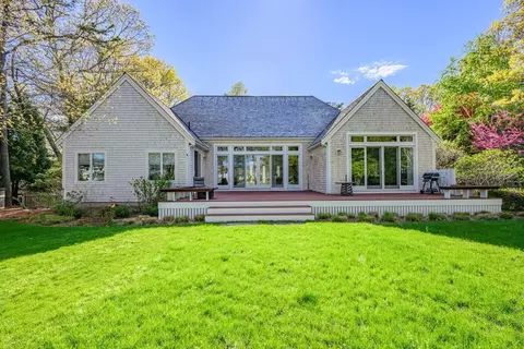 131 Dunrobin Rd, Mashpee, MA 02649