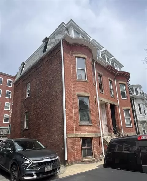 658 E Fifth, Boston, MA 02127