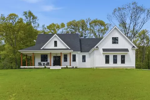 112 Broad St, Rehoboth, MA 02769