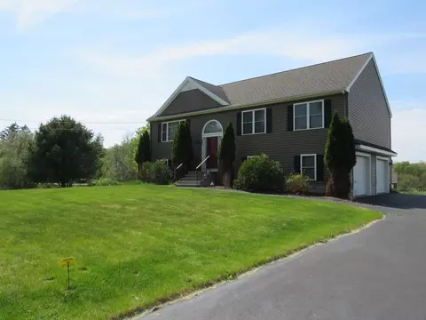 587 Tremont St, Taunton, MA 02780