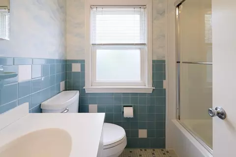 Bath - 277 Rosemary St, Needham, MA 02494 photo 2 of 5