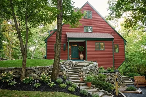 131 Jewett St, Pepperell, MA 01463