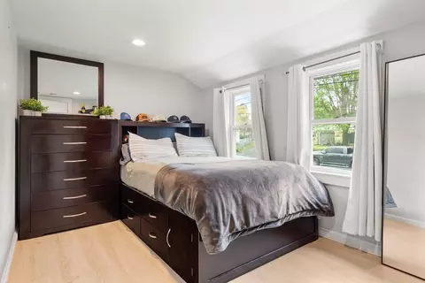 Bedroom - 7 Indian Neck Rd, Wareham, MA 02571 photo 3 of 4