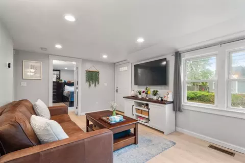 Living - 7 Indian Neck Rd, Wareham, MA 02571 photo 4 of 5