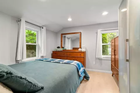 Bedroom - 7 Indian Neck Rd, Wareham, MA 02571 photo 1 of 4