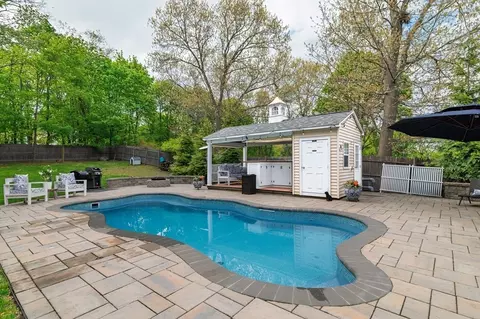 51 Faxon St, Braintree, MA 02184