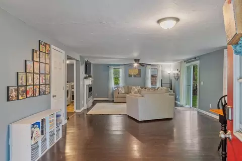 1373 Massachusetts Ave, Lunenburg, MA 01462