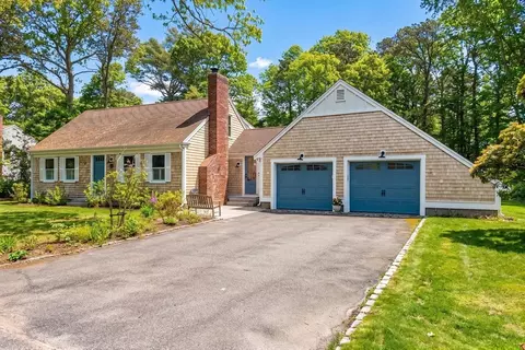 31 Pine St, Sandwich, MA 02563