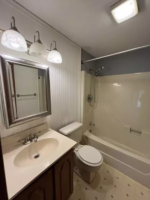 Bath - 540 Cherry # B-1, Fall River, MA 02720 photo 1 of 1