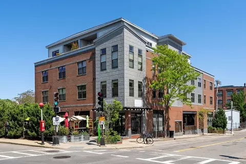 156 Green St #301, Boston, MA 02130