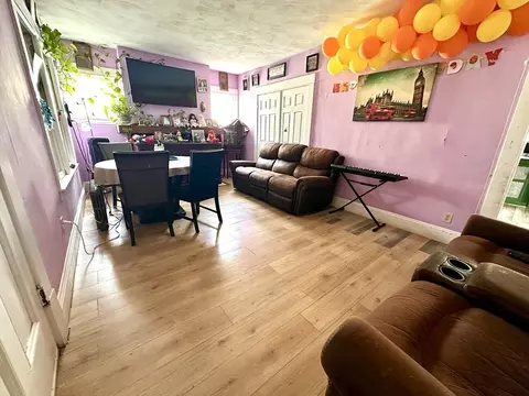 Living - 107 Dorset St, Springfield, MA 01108 photo 1 of 2