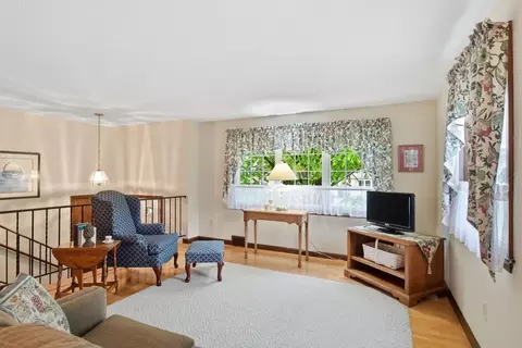68 Deep Field Rd, Springfield, MA 01118 photo 5