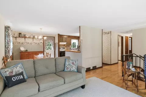 68 Deep Field Rd, Springfield, MA 01118 photo 6