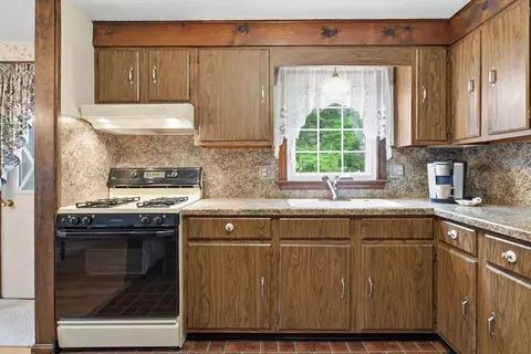 68 Deep Field Rd, Springfield, MA 01118 photo 15
