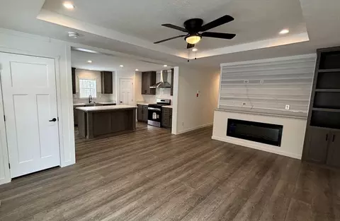 26 Pinrock Dr, Sturbridge, MA 01566