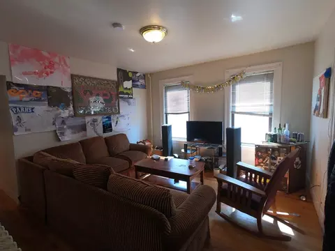 64 Fruit St, Worcester, MA 01609 photo 2