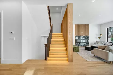 Entry Way - 449 Hillside Ave #449, Needham, MA 02494 photo 4 of 6