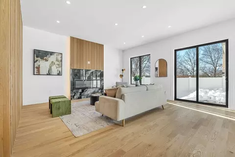 Living - 449 Hillside Ave #449, Needham, MA 02494 photo 2 of 3