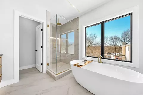 Bath - 449 Hillside Ave #449, Needham, MA 02494 photo 3 of 6