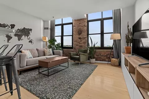 150 Orleans St #406, Boston, MA 02128