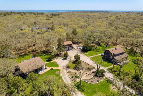 7 Pipn Cir #14, Edgartown, MA 02539