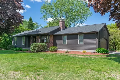 629 River Rd, Agawam, MA 01001