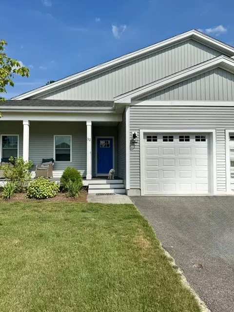 32 Starboard Dr #32, Buzzards Bay, MA 02532