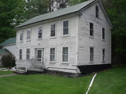 35 Goshen Rd, Williamsburg, MA 01096
