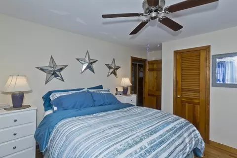 Bedroom - 854 Grayson Dr, Springfield, MA 01119 photo 1 of 7