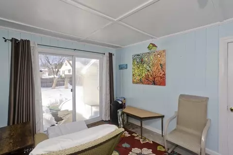 Exterior - 854 Grayson Dr, Springfield, MA 01119 photo 5 of 10