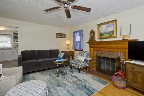 Other - 854 Grayson Dr, Springfield, MA 01119 photo 3 of 10