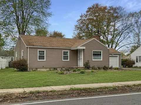 Exterior - 854 Grayson Dr, Springfield, MA 01119 photo 3 of 10