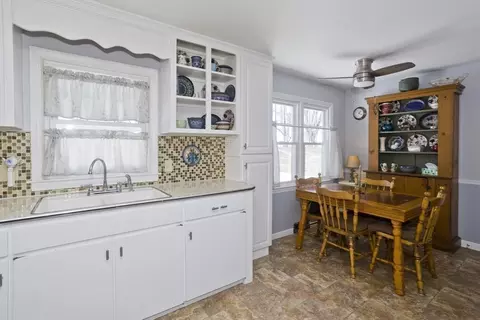 Kitchen - 854 Grayson Dr, Springfield, MA 01119 photo 5 of 6