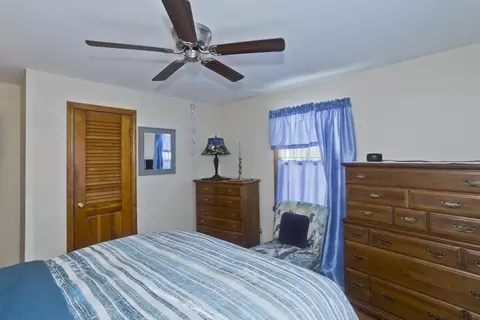 Bedroom - 854 Grayson Dr, Springfield, MA 01119 photo 2 of 7