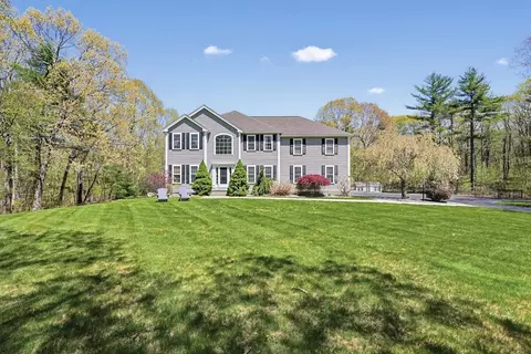 10 Essex St, Douglas, MA 01516