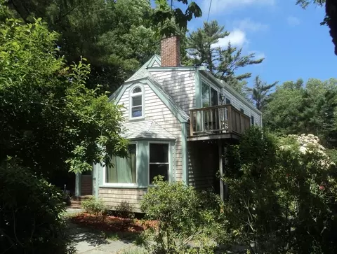 367 Front St, Marion, MA 02738