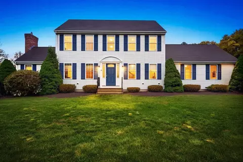10 Wilson Dr, Uxbridge, MA 01569