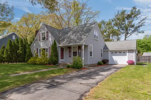 25 Tullson Ave, Seekonk, MA 02771