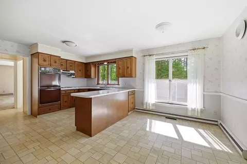 1303 Plumtree Rd, Springfield, MA 01119 photo 15