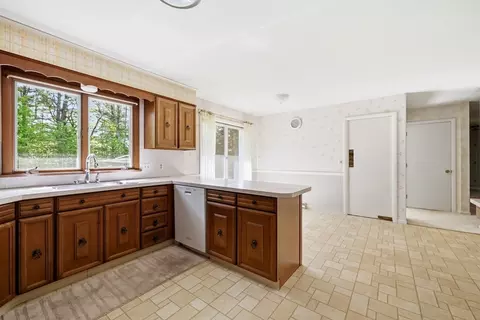 1303 Plumtree Rd, Springfield, MA 01119 photo 13