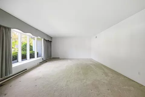 1303 Plumtree Rd, Springfield, MA 01119 photo 4