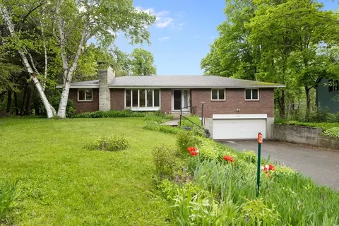 139 Gray St, Amherst, MA 01002