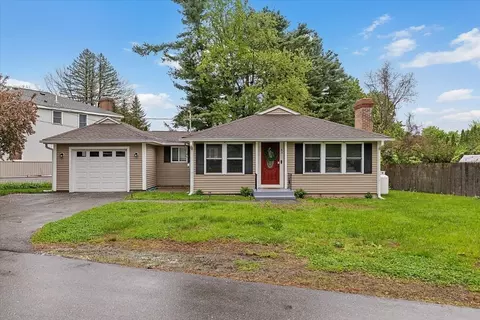 43 W St Ter, Lunenburg, MA 01462