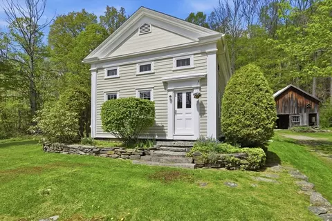 112 N Blandford Rd, Blandford, MA 01008