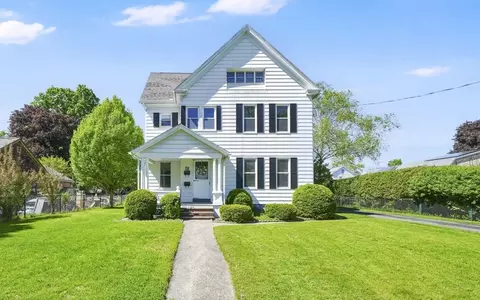 85 Garfield Ave, Easthampton, MA 01027