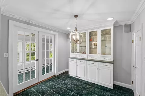 Dining - 26 Pickwick Rd, Marblehead, MA 01945 photo 4 of 4
