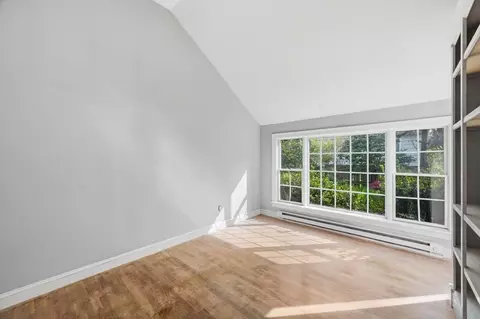 Living - 26 Pickwick Rd, Marblehead, MA 01945 photo 4 of 4