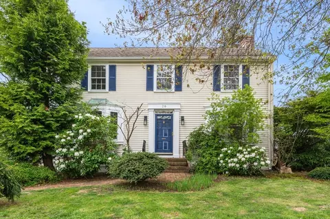 26 Pickwick Rd, Marblehead, MA 01945