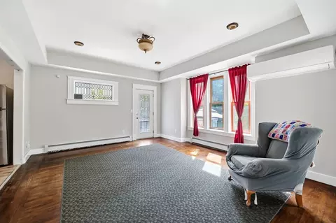 Living - 151 Bowdoin St, Springfield, MA 01109 photo 2 of 4